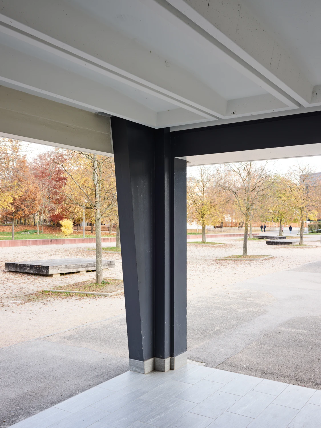 Espace couvert et structure de bâtiment